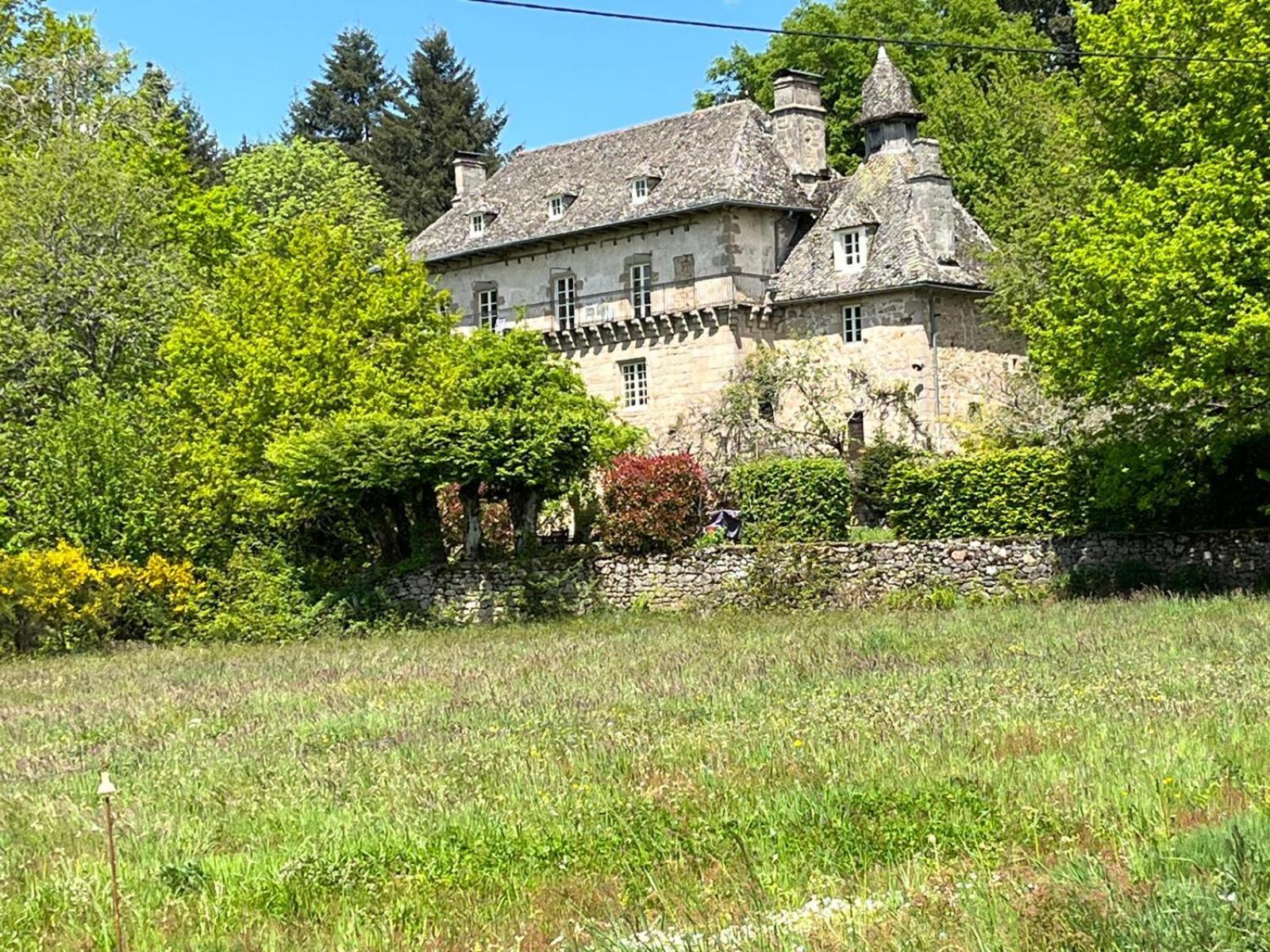Gites Chateau Le Bois Saint-Julien-aux-Bois Luaran gambar